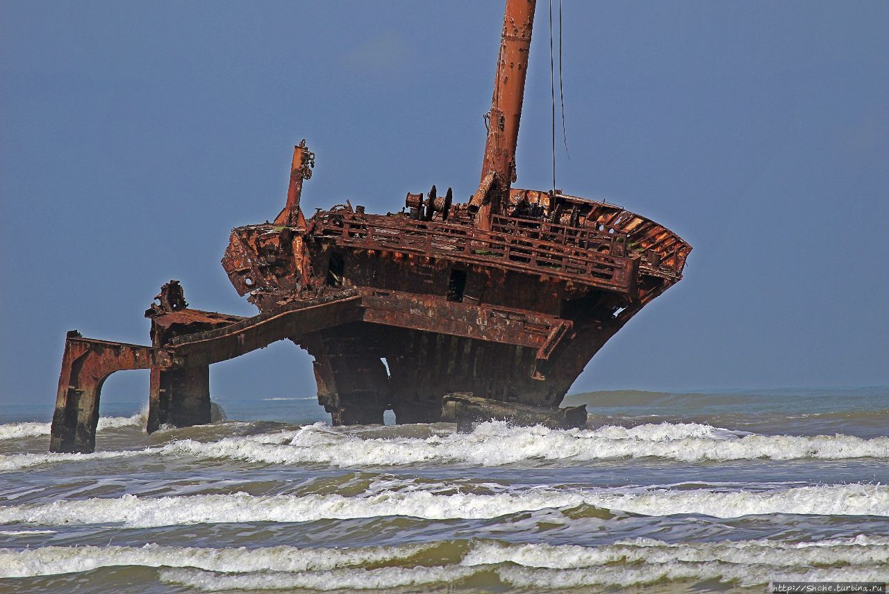 Кораблекрушение на пляже Хаузия Эль-Джадида, Марокко