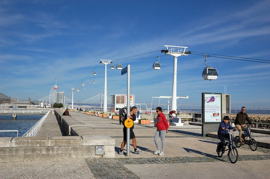 Португальское Рождество: Парк Наций — пешком из аэропорта Лиссабон, Португалия
