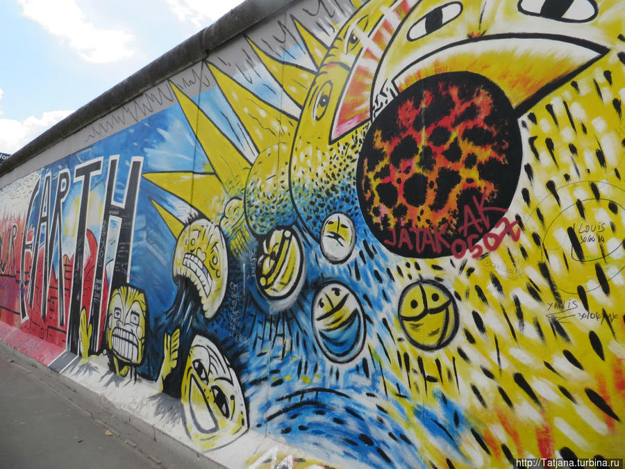 Берлинская  стена и ее  лики... грустные и повеселее Берлин, Германия