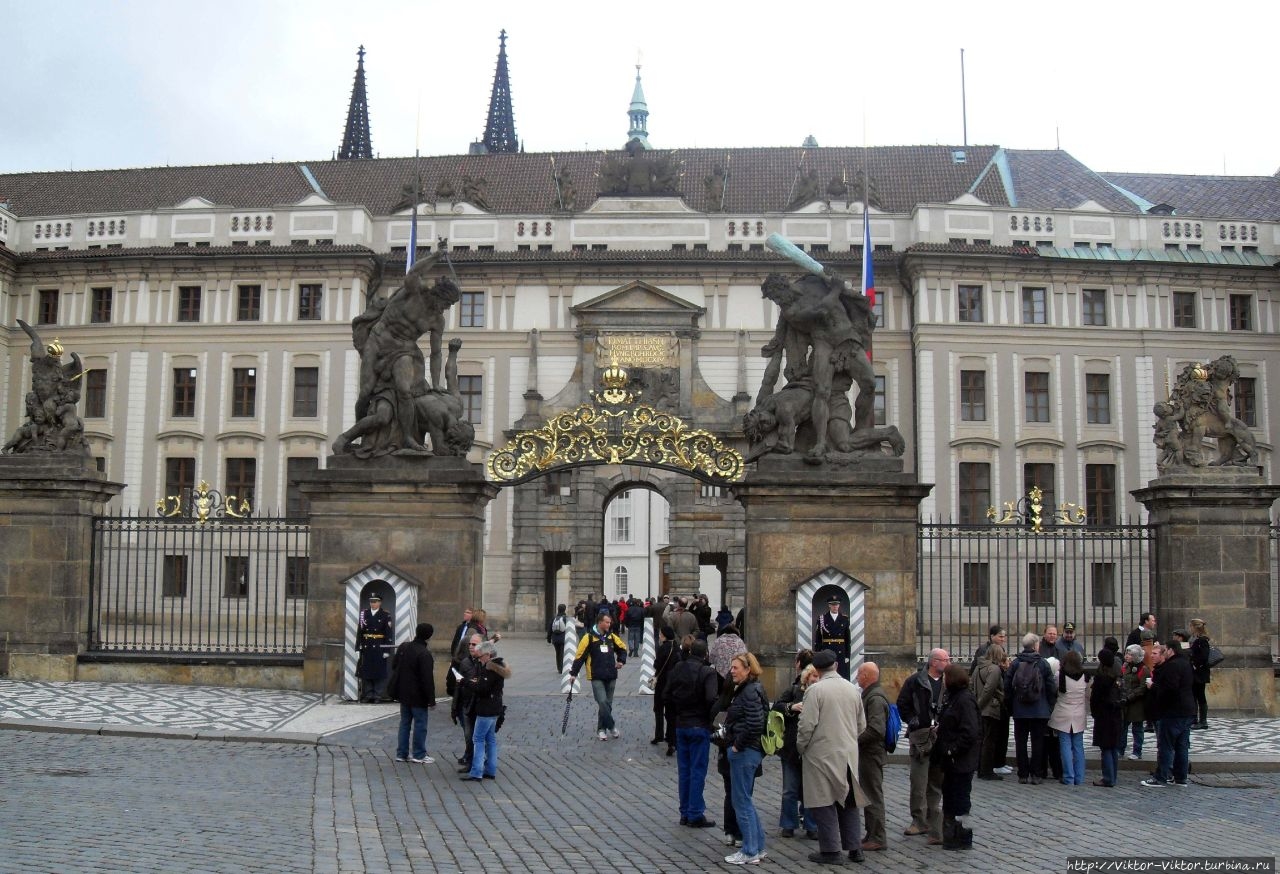 Почетный караул Пражского Града / A guard of honor at Prague Castle