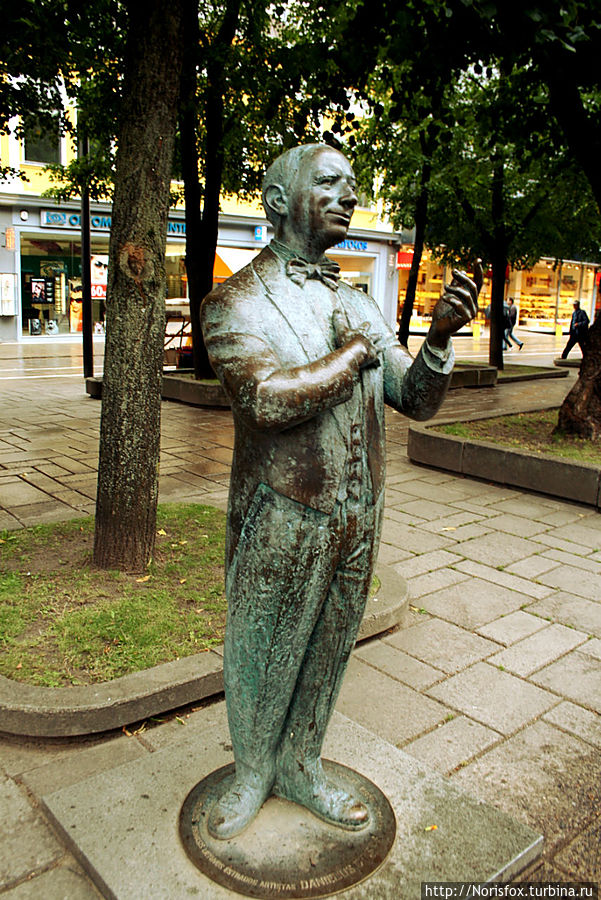 Даниэлюс Дольскис  в бронзе Каунас, Литва