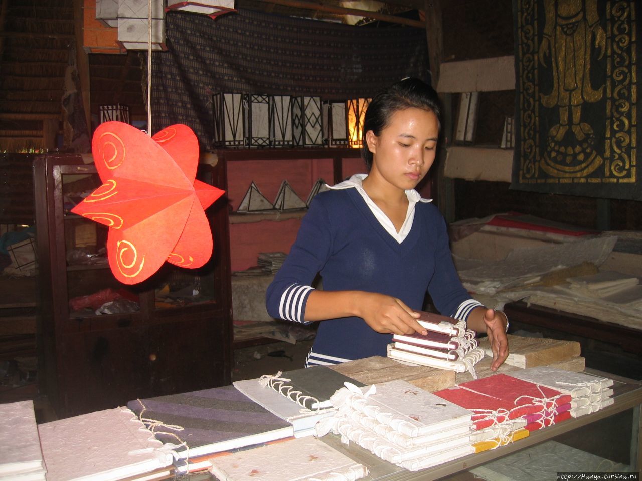 Бумажное производство в деревне Сангхонгпоса / Xangkhongposa village