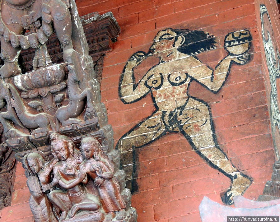 Эротические рисунки на стенах храма Камасутры Катманду, Непал
