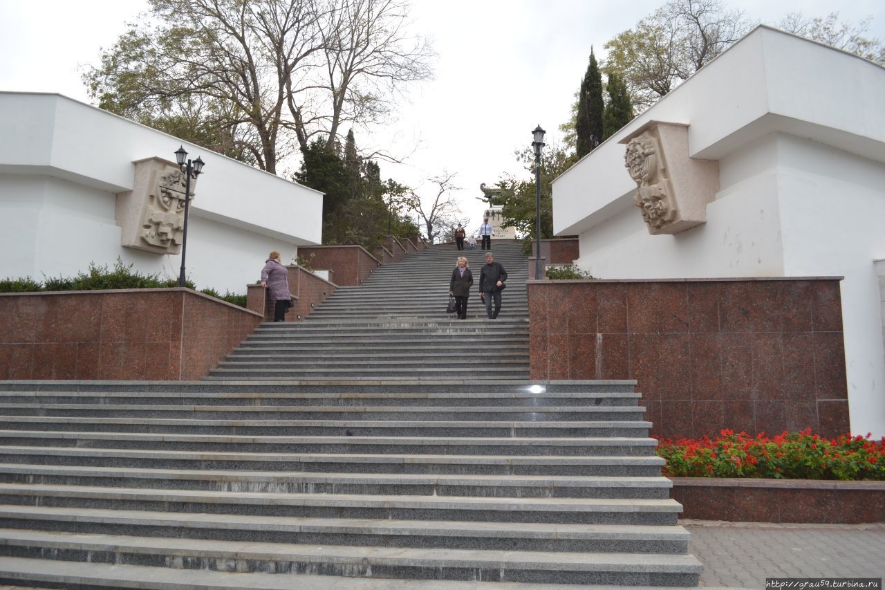 Мемориальная стена Героев Советского Союза Севастополь, Россия