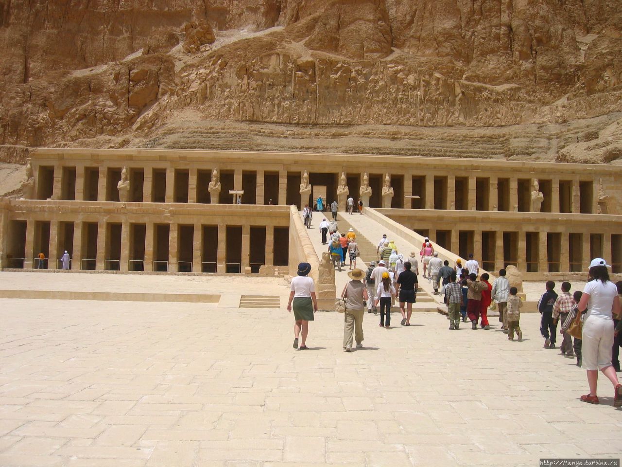 Храм царицы Хатшепсут Каир, Египет