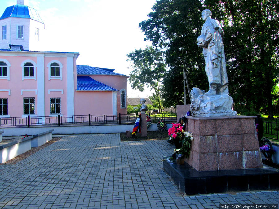 Мемориал павшим воинам в г.Духовщина Смоленская область, Россия