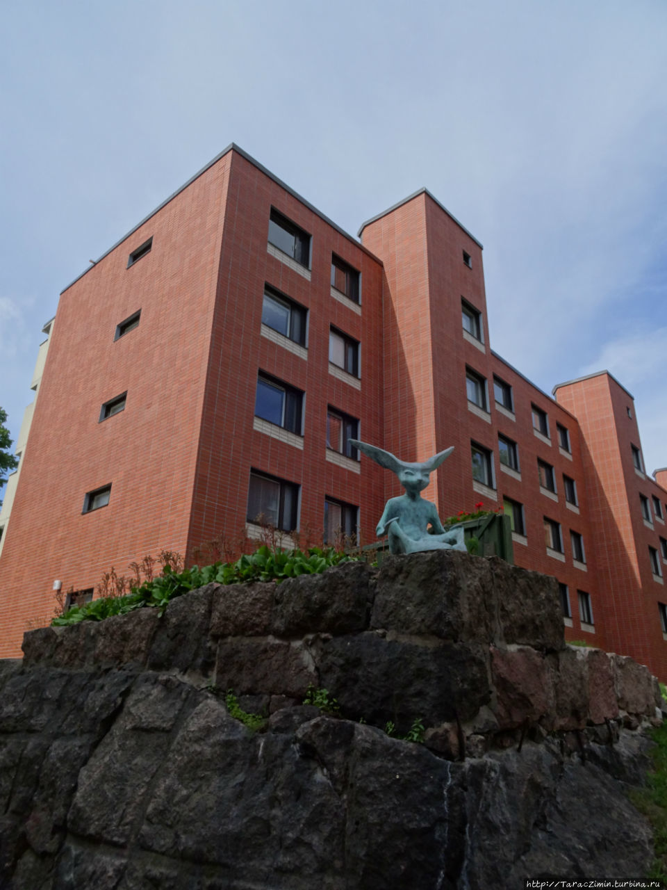 Идол. Скульптор Ким Симонссон, 2006–2010 Котка, Финляндия