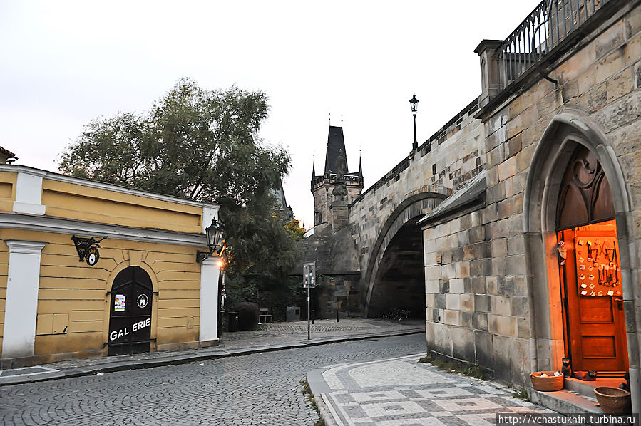 Под мостом. Прага, Чехия