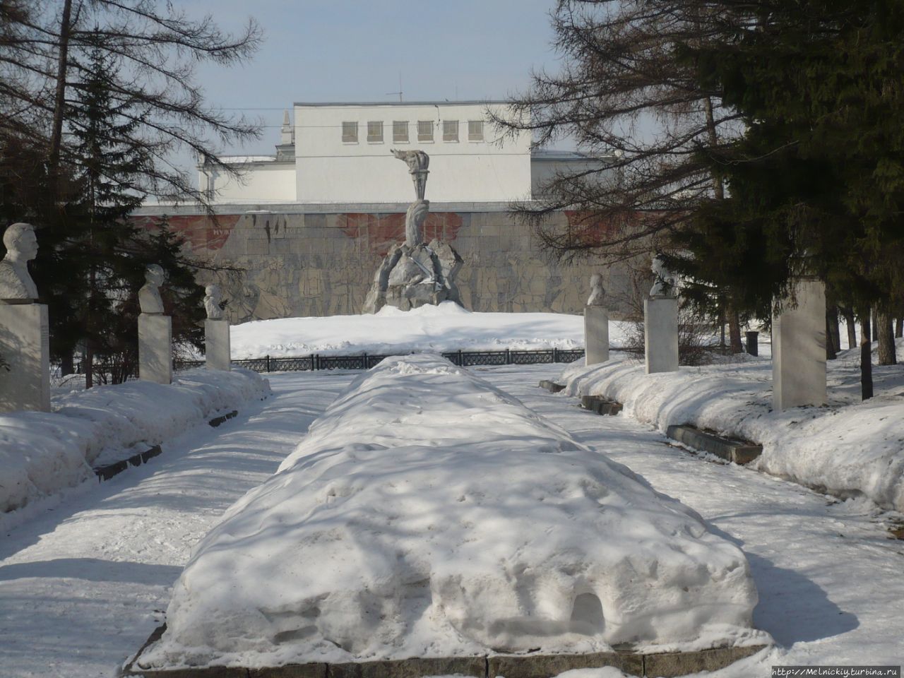 Мемориальный сквер павших героев Гражданской войны / Memorial Square of the Fallen Heroes of Civil War