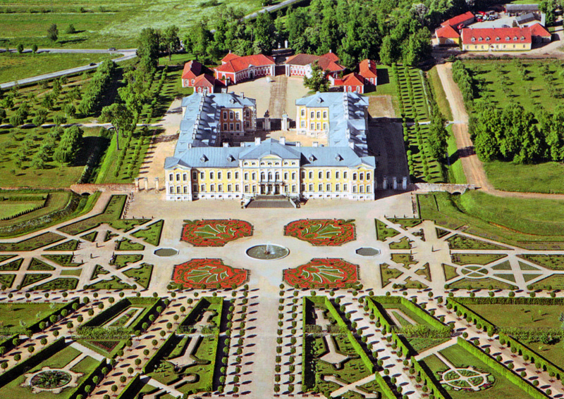 Рундальский дворец и история Романовых