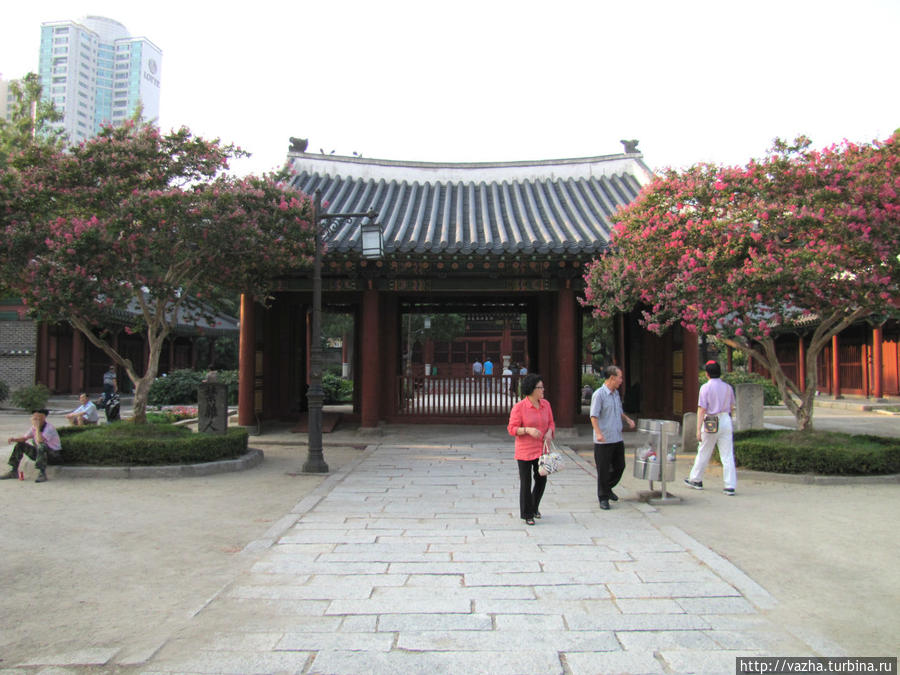 Храм и барахолка. Сеул, Республика Корея