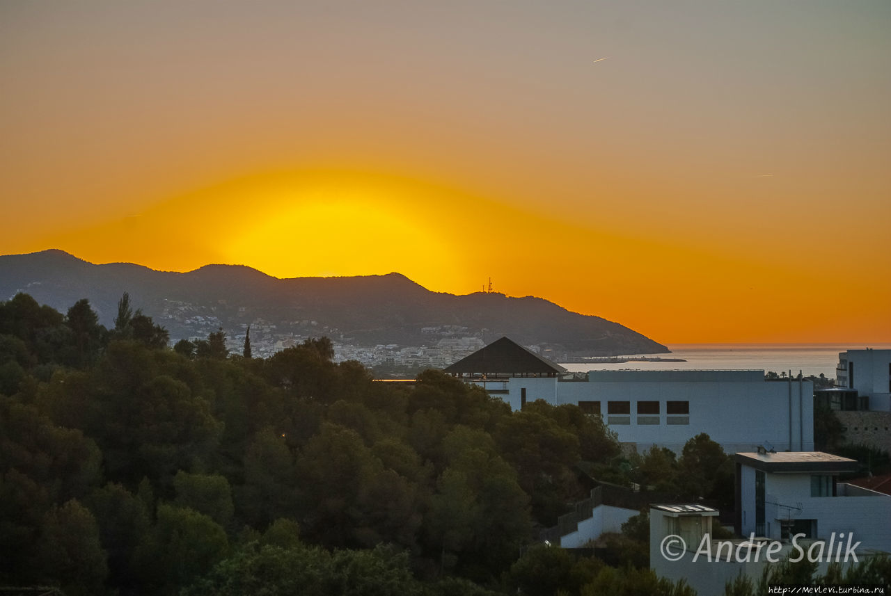 Август. Ситжес Ситжес, Испания