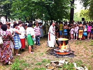 Борщ в процессе приготовления.