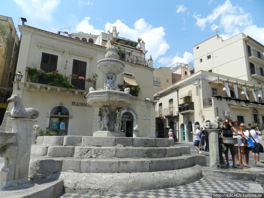 Самый красивый курортный город Сицилии Таормина, Италия