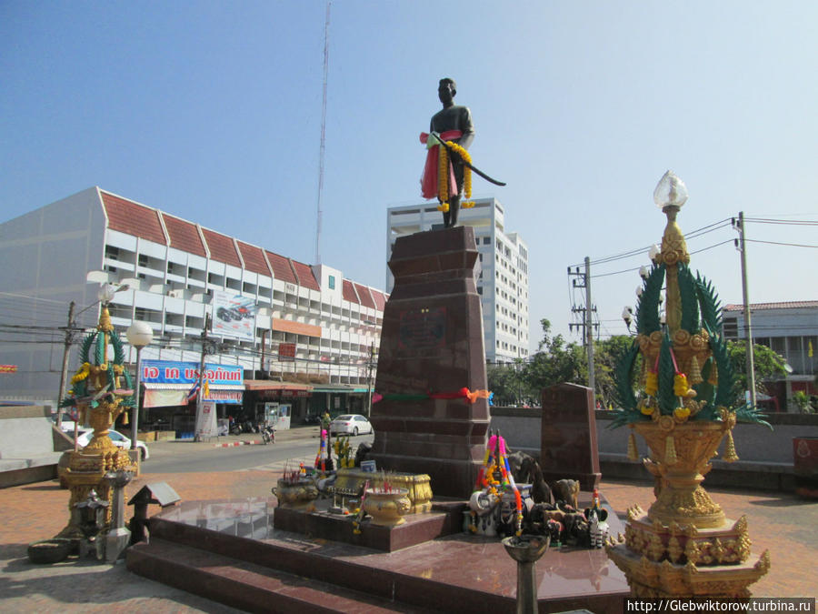 Осмотр центра города Каласин Каласин, Таиланд