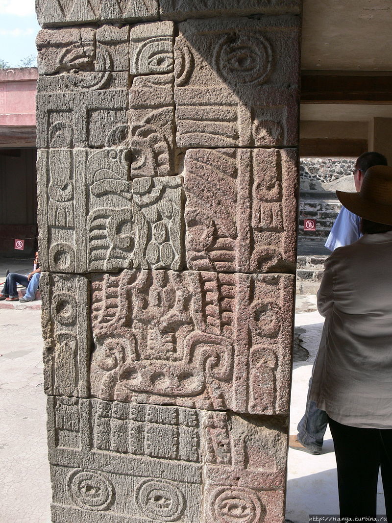 Рельефы столбов Дворца Кетцальпапалотля. Из интернета Теотиуакан пре-испанский город тольтеков, Мексика