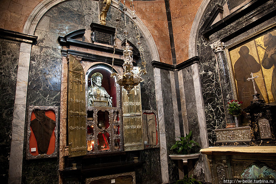 Капелла с реликвиями Св. Франческо.