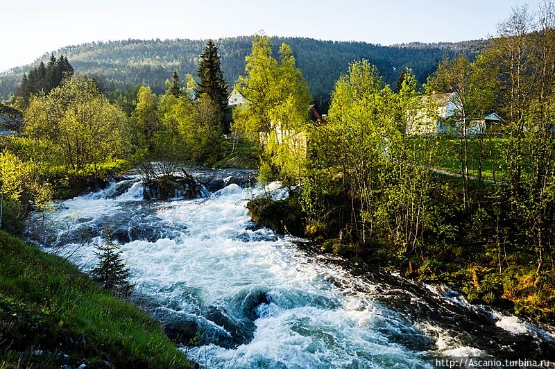 Водопад Твинфоссен и его окрестности Винье, Норвегия