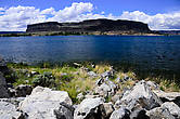 Steamboat rock — огромная скала посреди озера Банкс.