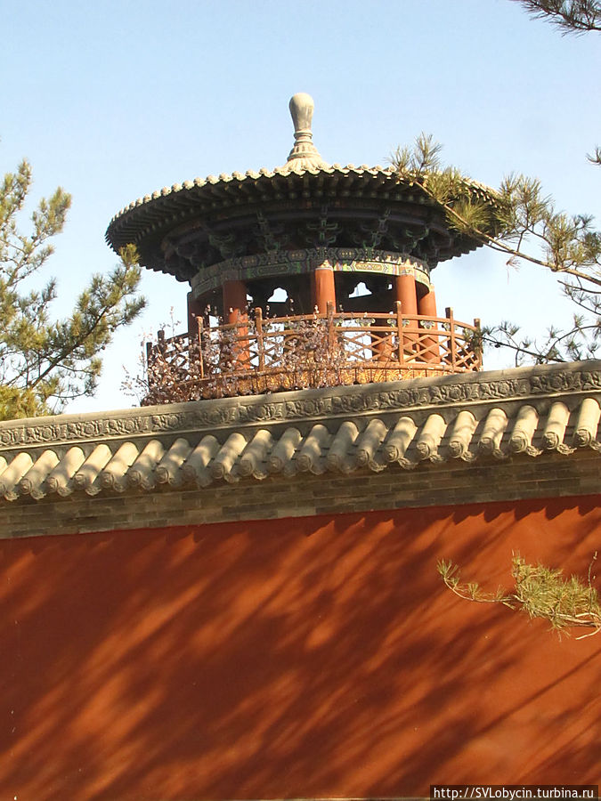 Башня на территории храма Датун, Китай