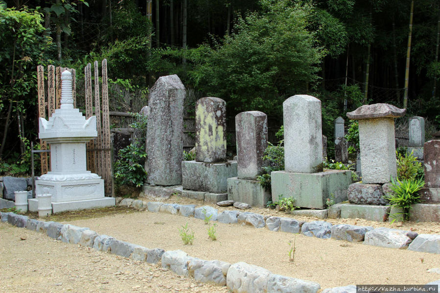 Древнее Буддийское захоронение Киото, Япония