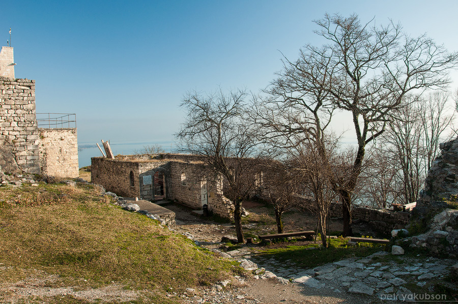 Иверская гора и цитадель древней Анакопии Новый Афон, Абхазия