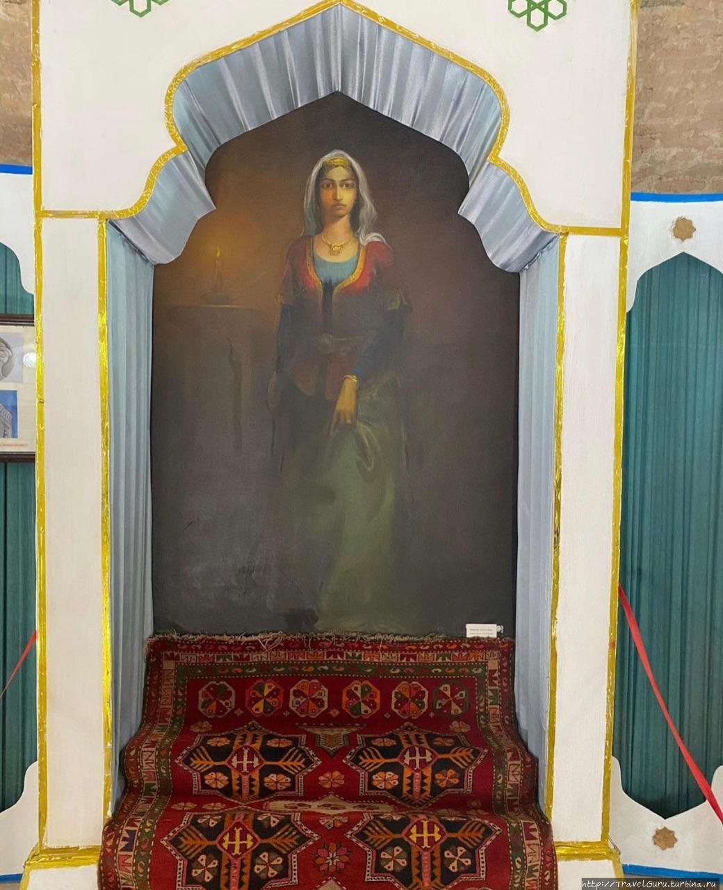 Изображение Момине Хатун внутри мавзолея Нахичевань, Азербайджан