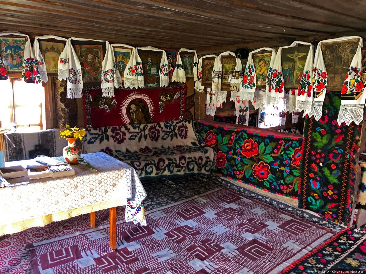 Деревянная церковь из Будешти Сусани / Biserica de lemn din Budești Susani