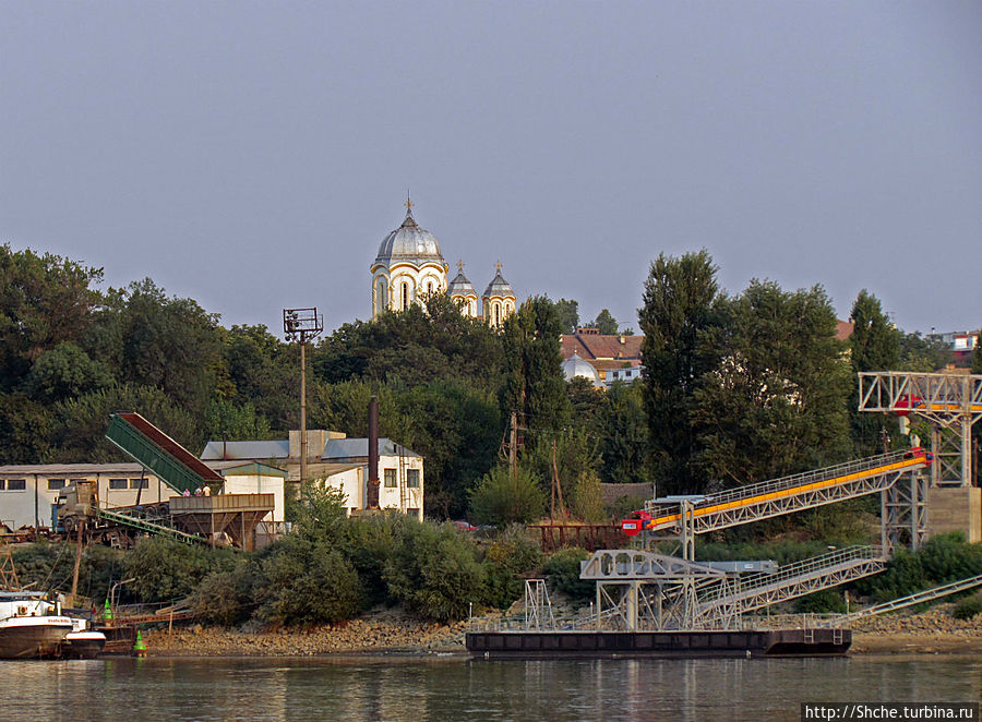 Паром через Дунай из Румынии в Болгарию 