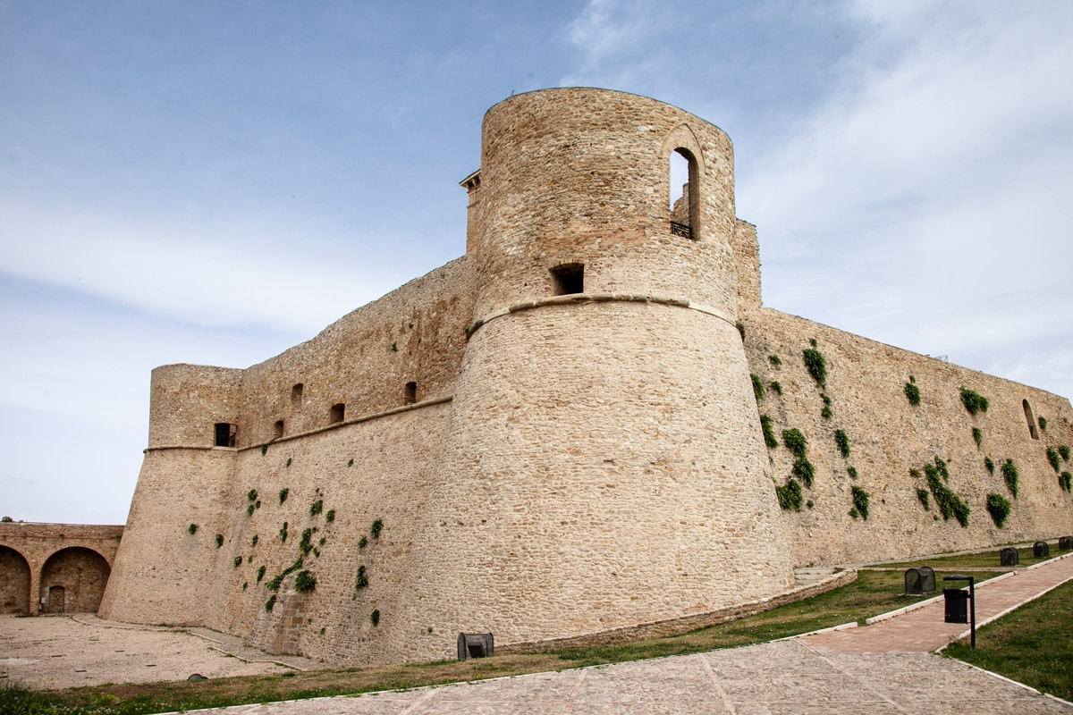 Архитектура, история города Ortona (Abruzzo) Ортона, Италия