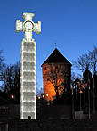 В Таллинне темнело. Со стороны Vabaduse väljak (площади Свободы) за белеющем в сумерках Монументом Победы в освободительной войне 1918-20 г.г. уже засыпала, включив неяркое ночное освещение, старая башня КИК ИН ДЕ КЁК