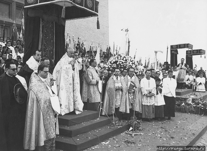 Торжественное открытие памятника (17.05.1959 г.). Из интернета
