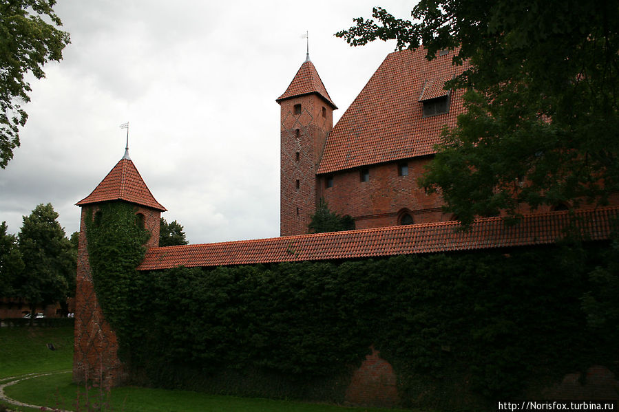 Замковые стены Мальборк, Польша