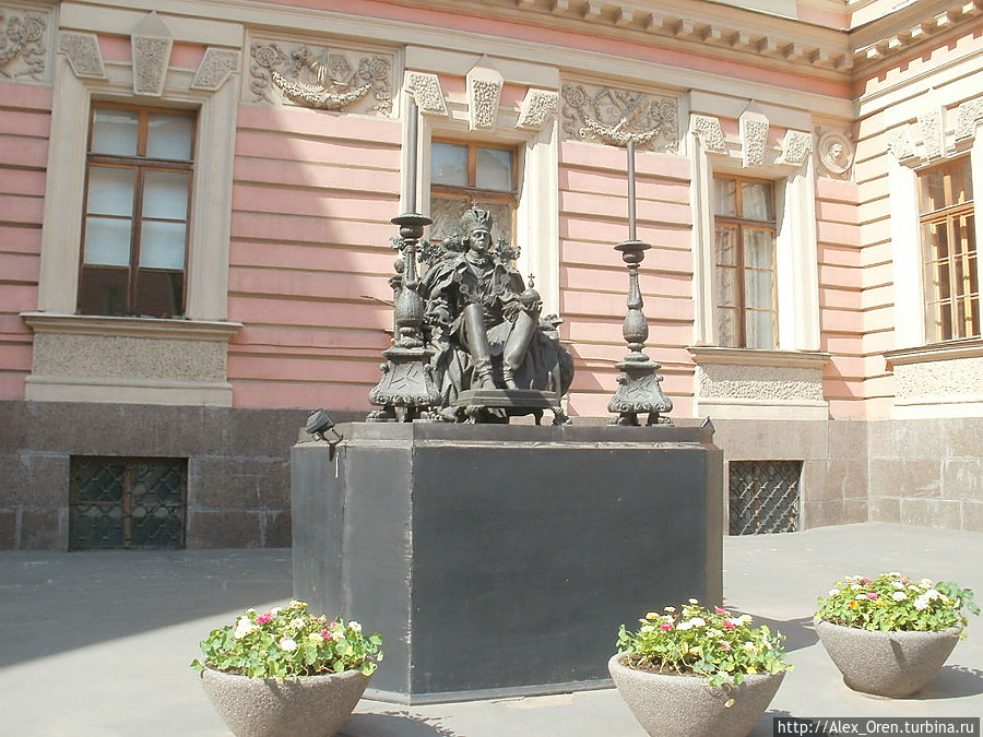 Памятник Павлу установлен в 2003 Санкт-Петербург, Россия
