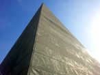 Пирамида на Новорижской трассе высотой в 44 метра — самое большое из творений Александра Голода, на её строительство было потрачено более миллиона долларов.