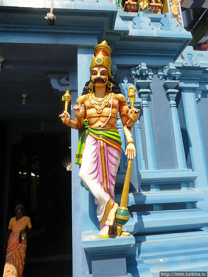 ....И почти все куклы похожи на Вилли Токарева! )))))))