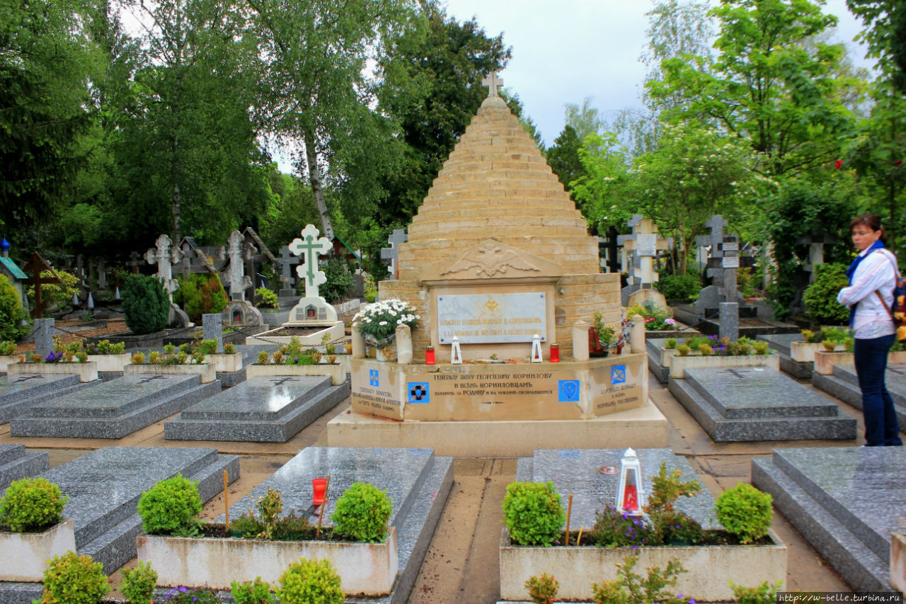 Сен-Женевьев-де-Буа кладбище