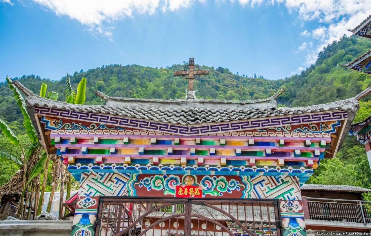 Христианские храмы в провинции Юньнань. Переезд к Салуину. Дималу, Китай