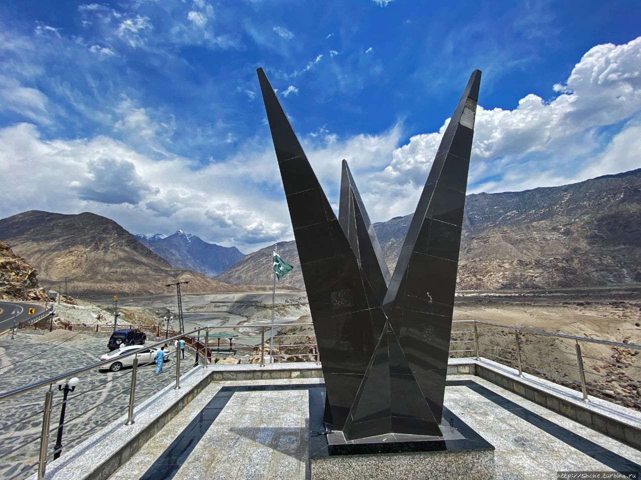 Перекресток трех горных хребтов Джаглот, Пакистан