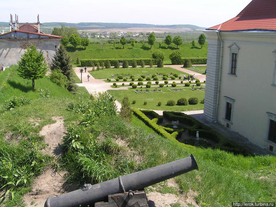 Вид на территорию замка с одного из бастионов. Золочев, Украина