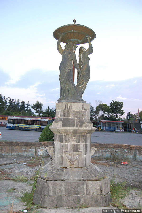 Площадь Гагарина и платформа Абаата / Gagarin Square and Abaata railway station