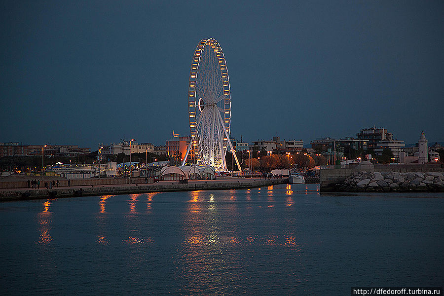 Прогулка по Римини, Италия Римини, Италия