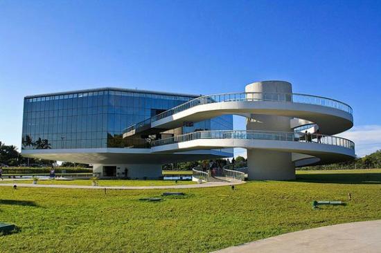 Пространство Лусио Коста / Espaço Lúcio Costa