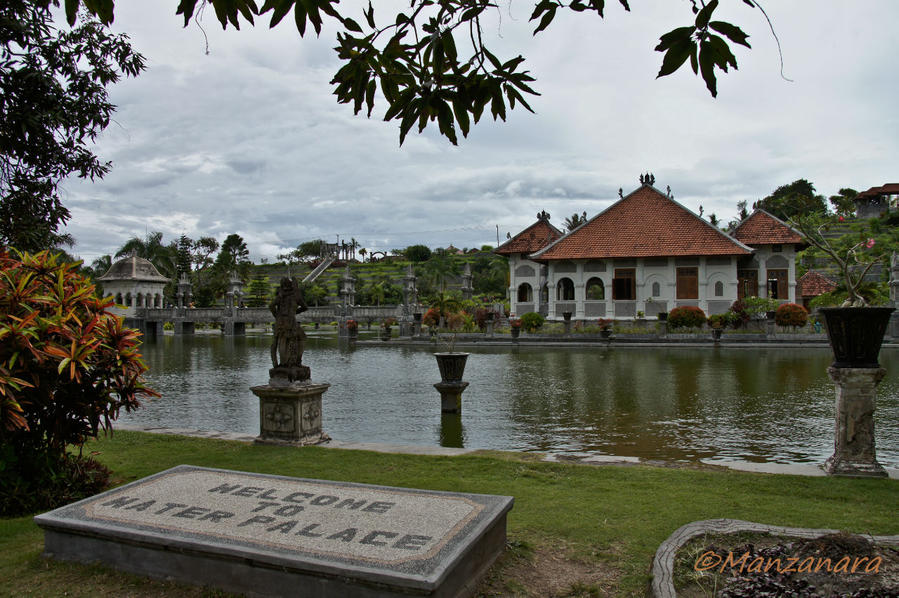 Индонезия. Бали: водный дворец Таман Уджунг Карангасем, Индонезия