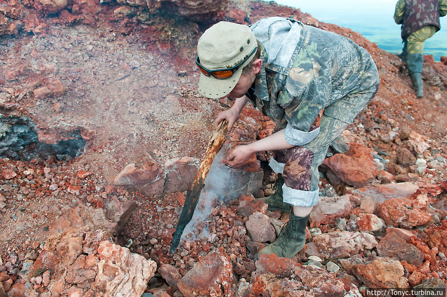 Поджигатель палки от вулкана Камчатский край, Россия