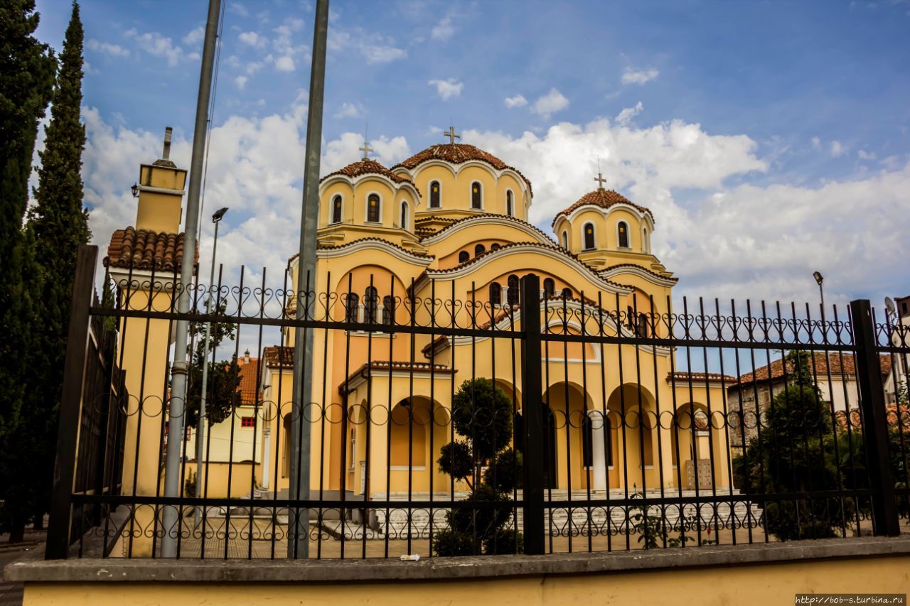 Православных храмов в Албании попадается достаточно. Особенно на юге страны. Север более мусульманский. Албания
