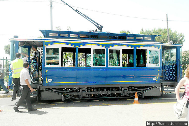 Антикварный «Синий трамвай» Барселона, Испания