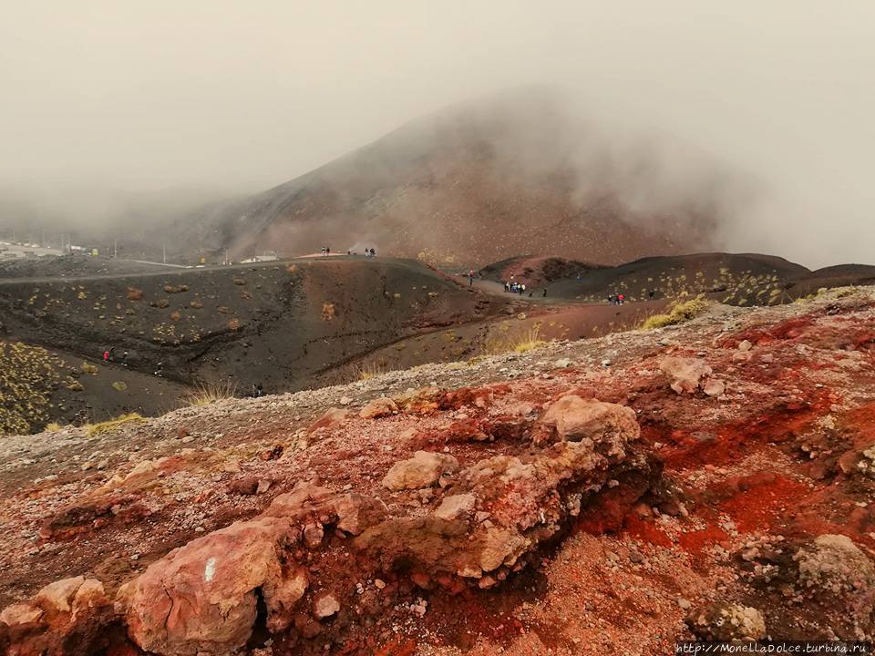 Национальный парк вулкан Etna: кратеры, гроты... Вулкан Этна Национальный Парк (3350м), Италия