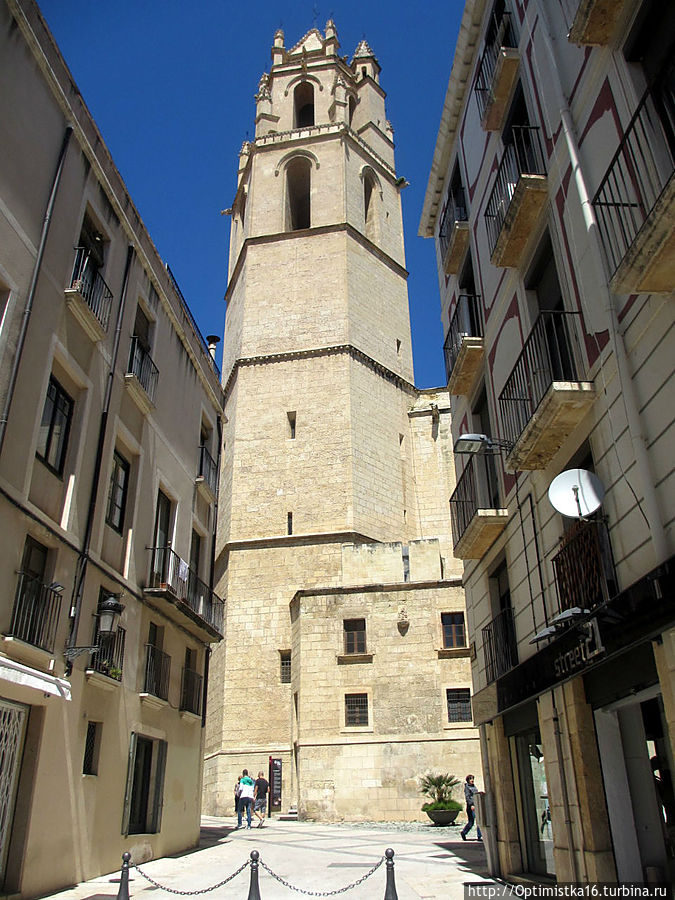 Церковь Святого Петра ( (Сант-Пере) / Iglesia prioral de Sant Pere