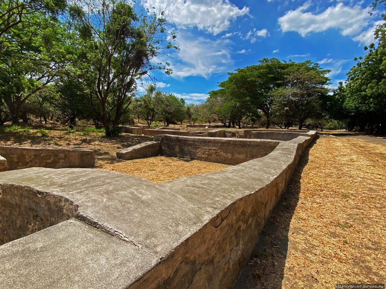 Руины города Леон-Вьехо (Старый Леон), объект ЮНЕСКО №613